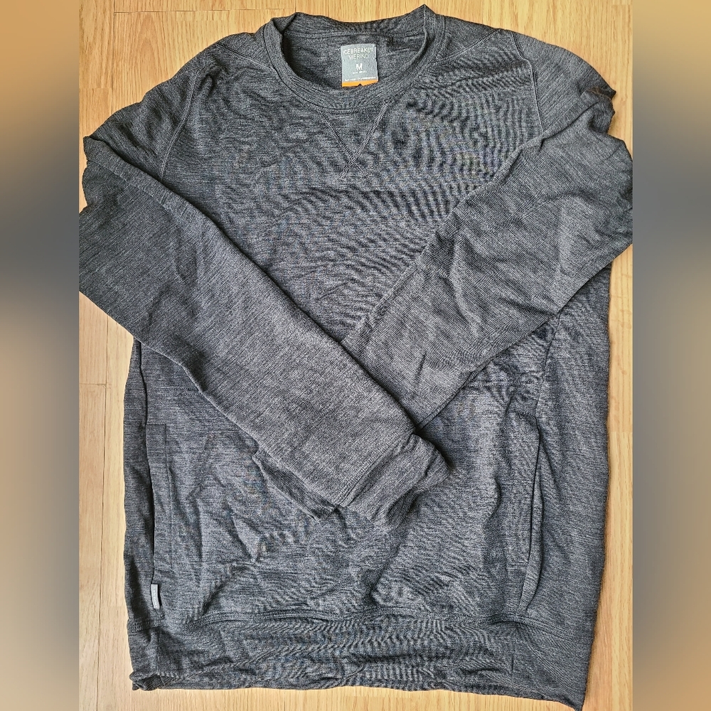 Icebreaker size medium